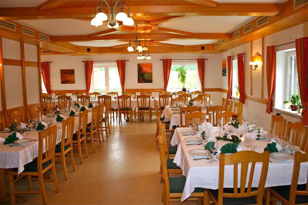 Gasthaus - Gaestehaus Schusterbauer Rein Bagian luar foto