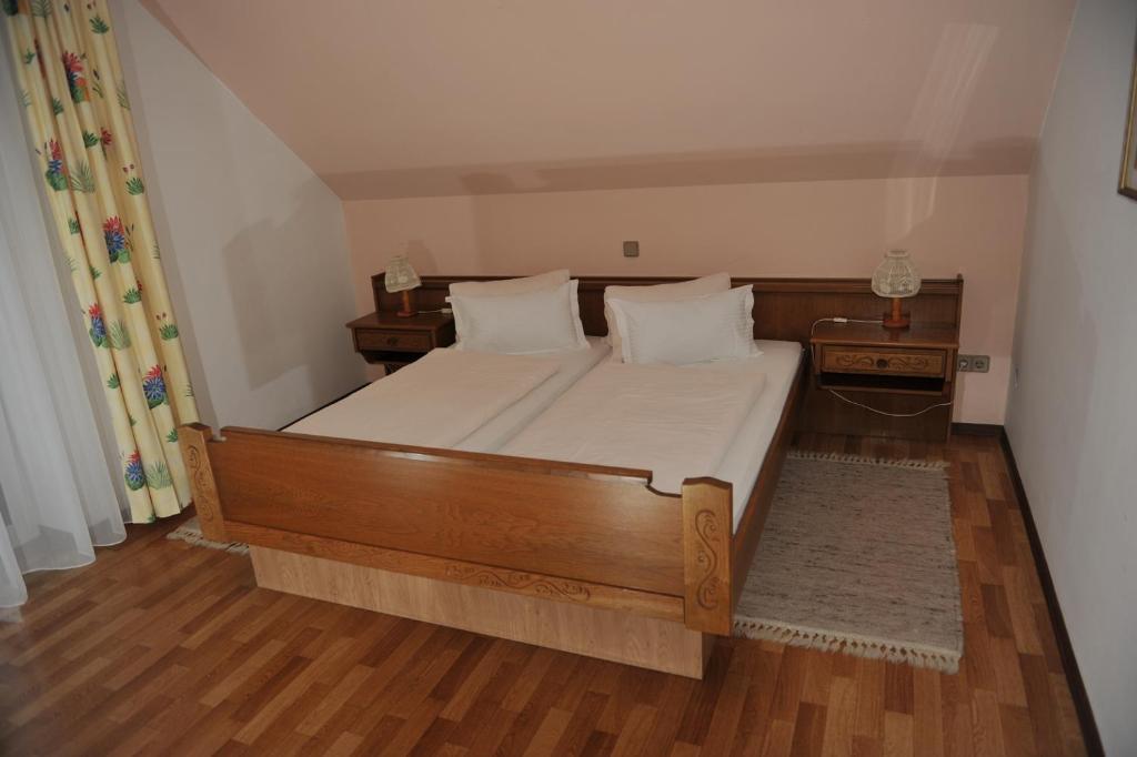 Gasthaus - Gaestehaus Schusterbauer Rein Ruang foto