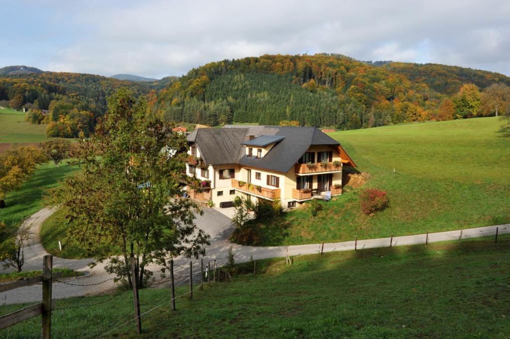 Gasthaus - Gaestehaus Schusterbauer Rein Bagian luar foto